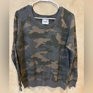 Women's Camouflage Sweatshirt stitches and stripes size medium